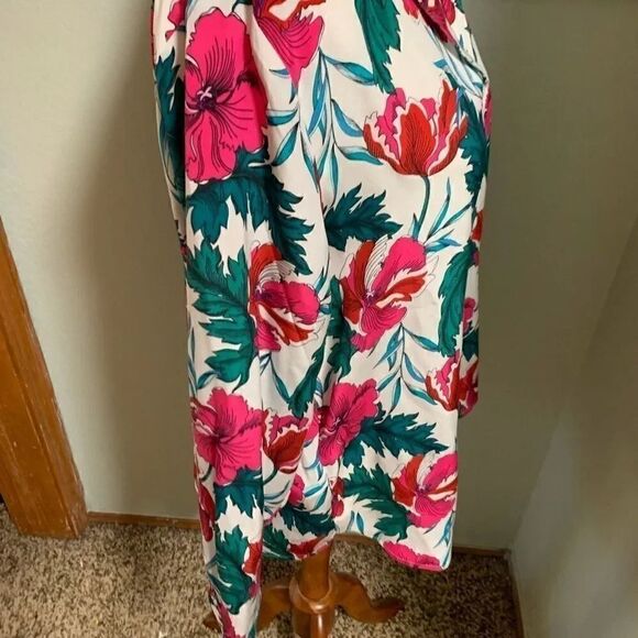 NWT Tommy Bahama Baroque Blooms Silk Shirt #37 - Picture 7 of 10